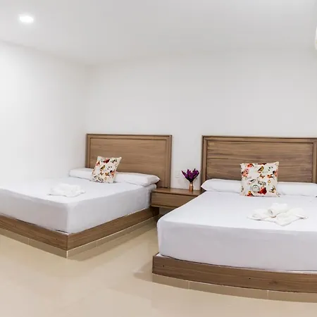 Brisas Del Bosque Hotel *