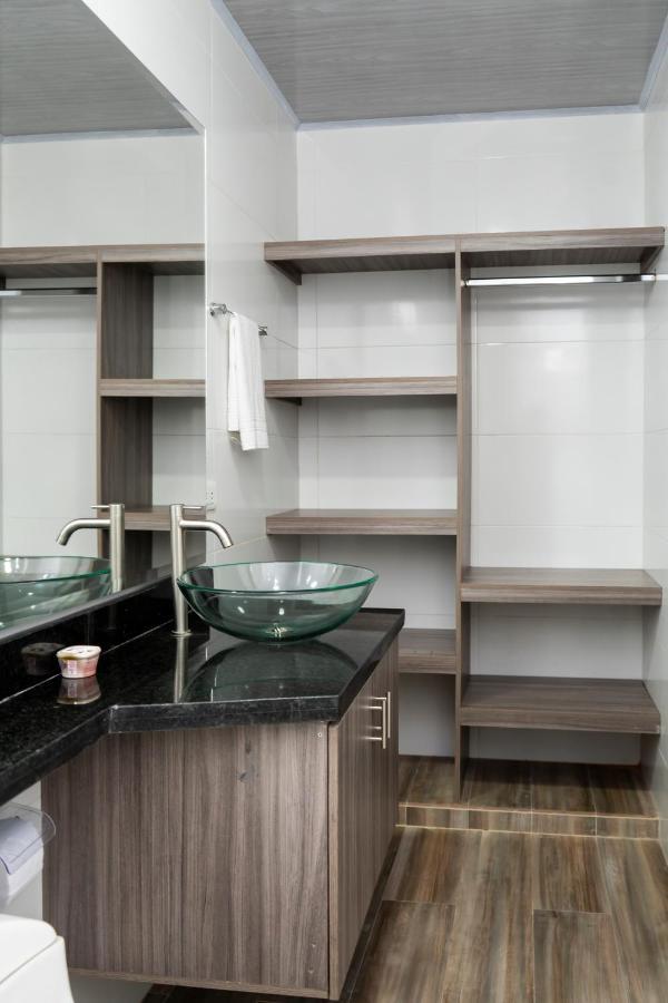 Brisas Del Bosque Hotel *